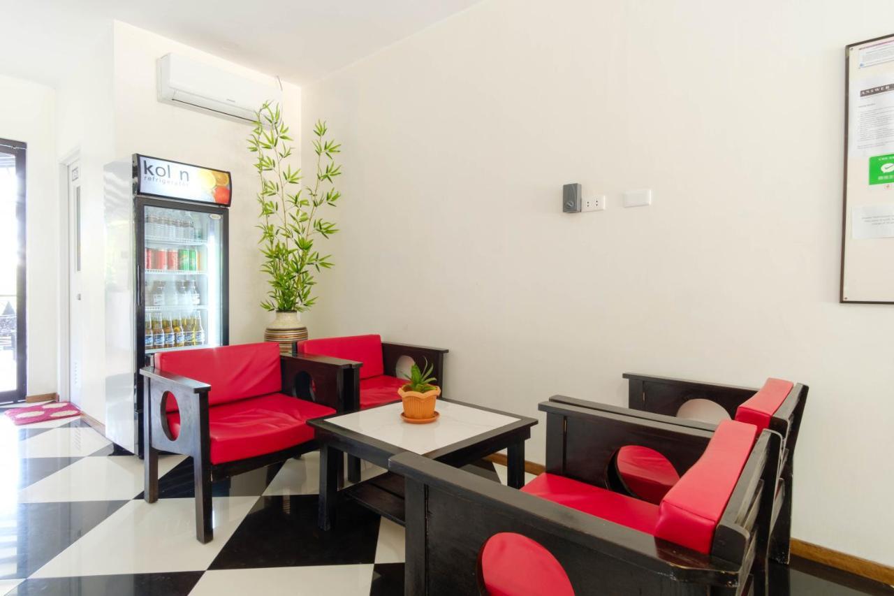 RedDoorz Plus @ West Nautical Road Puerto Galera Exterior foto