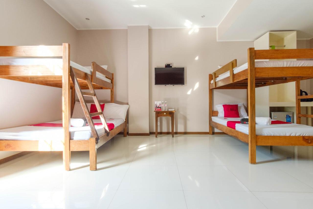 RedDoorz Plus @ West Nautical Road Puerto Galera Exterior foto