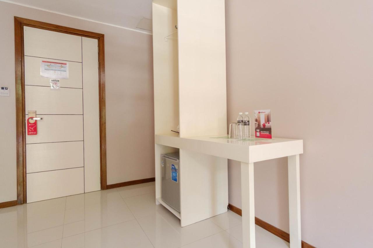 RedDoorz Plus @ West Nautical Road Puerto Galera Exterior foto