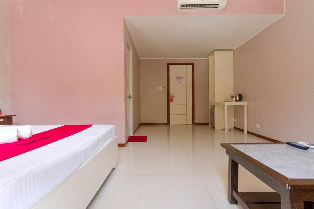 RedDoorz Plus @ West Nautical Road Puerto Galera Exterior foto