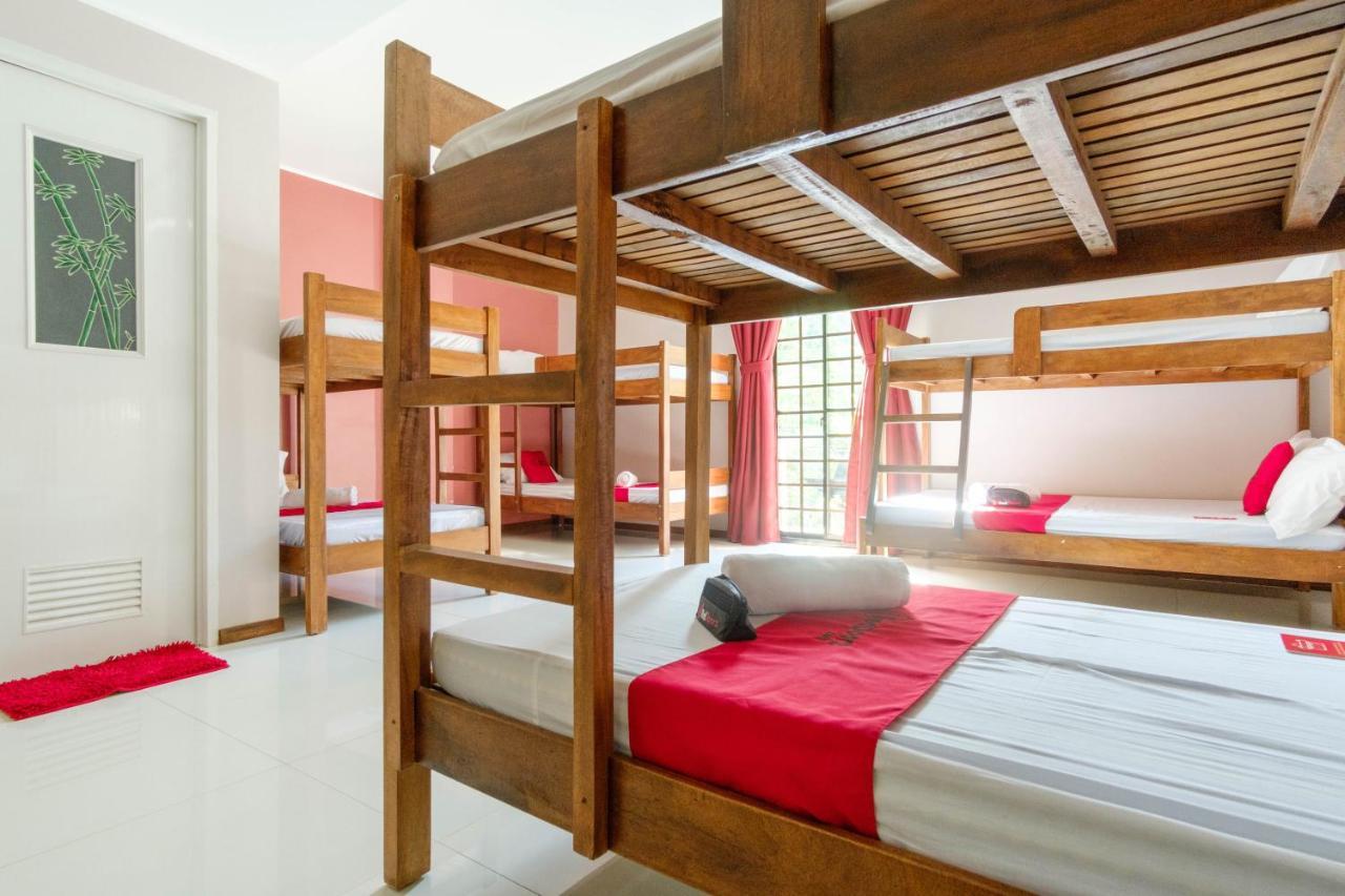 RedDoorz Plus @ West Nautical Road Puerto Galera Exterior foto
