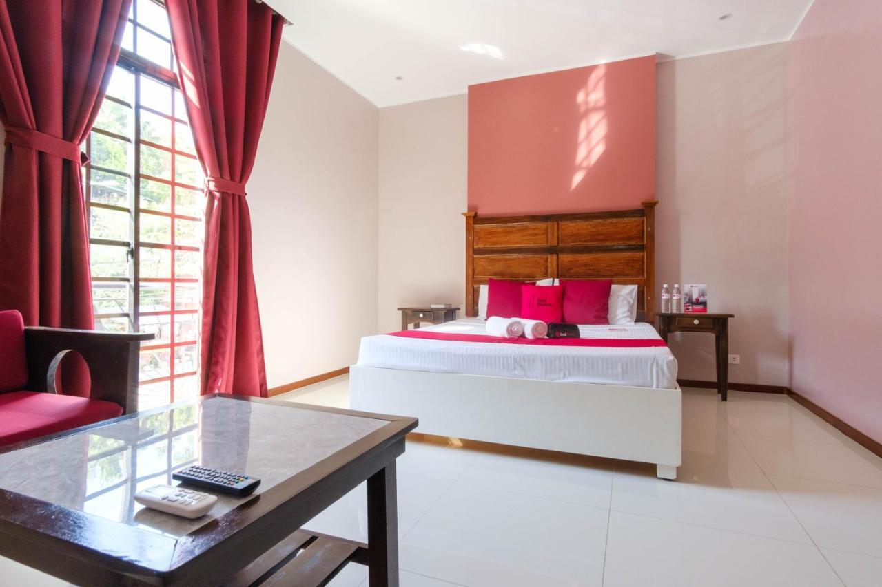 RedDoorz Plus @ West Nautical Road Puerto Galera Exterior foto