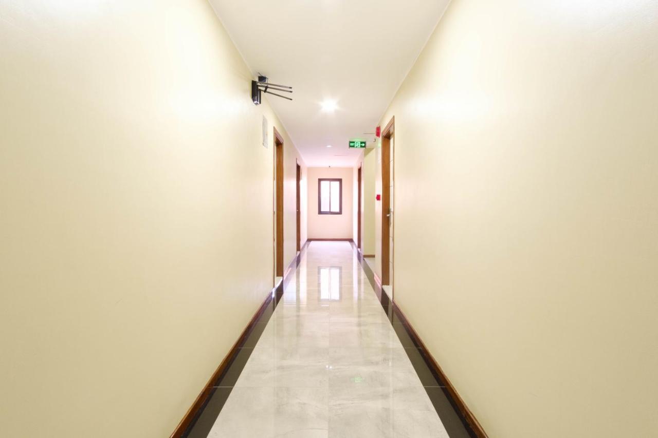 RedDoorz Plus @ West Nautical Road Puerto Galera Exterior foto