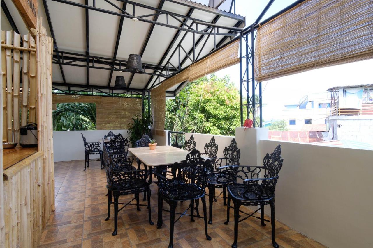RedDoorz Plus @ West Nautical Road Puerto Galera Exterior foto